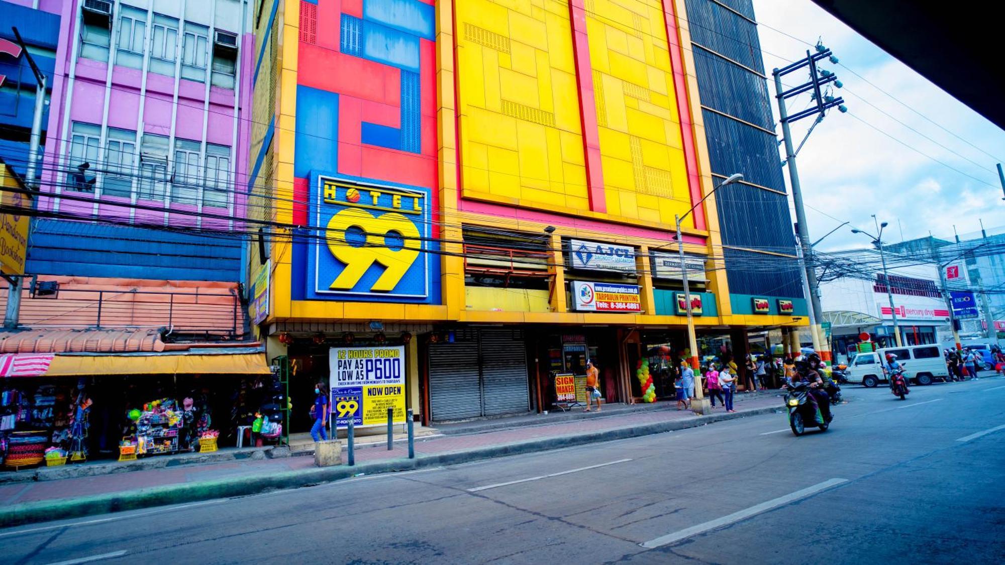 Hotel 99 Monumento Caloocan Exterior photo