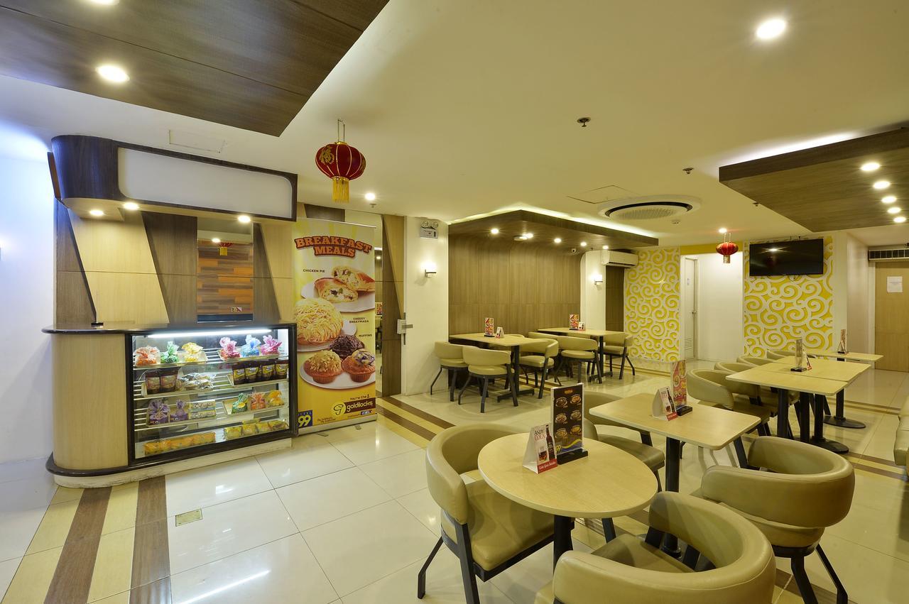 Hotel 99 Monumento Caloocan Exterior photo